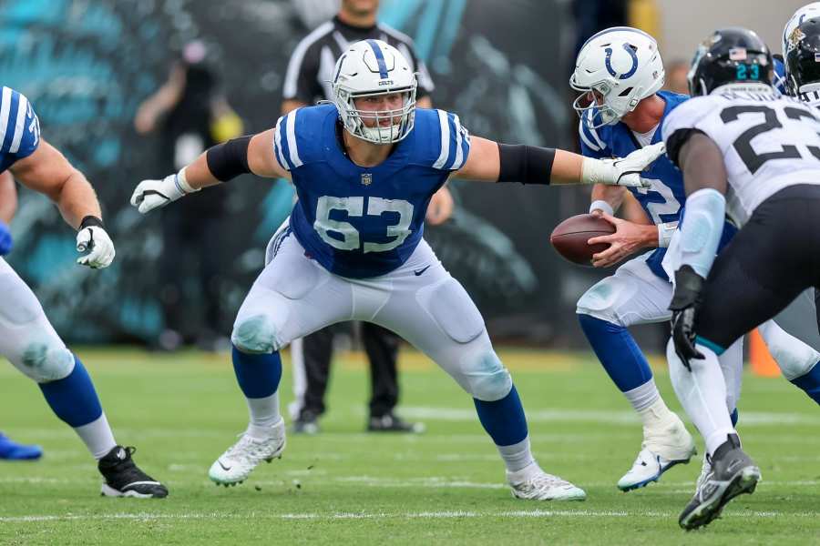 Las Vegas Raiders' Jermaine Eluemunor (72) during the second half of an NFL  football game against the Buffalo Bills, Sunday, Sept. 17, 2023, in Orchard  Park, N.Y. The Bills won 38-10. (AP