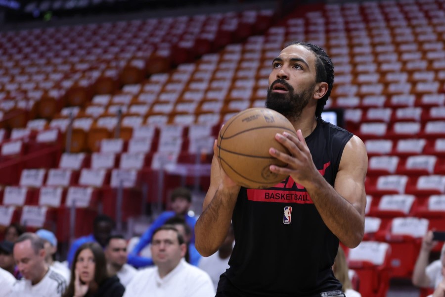 REPORT: Grizzlies lock down veteran big man Steven Adams on 2-year, $25  million extension