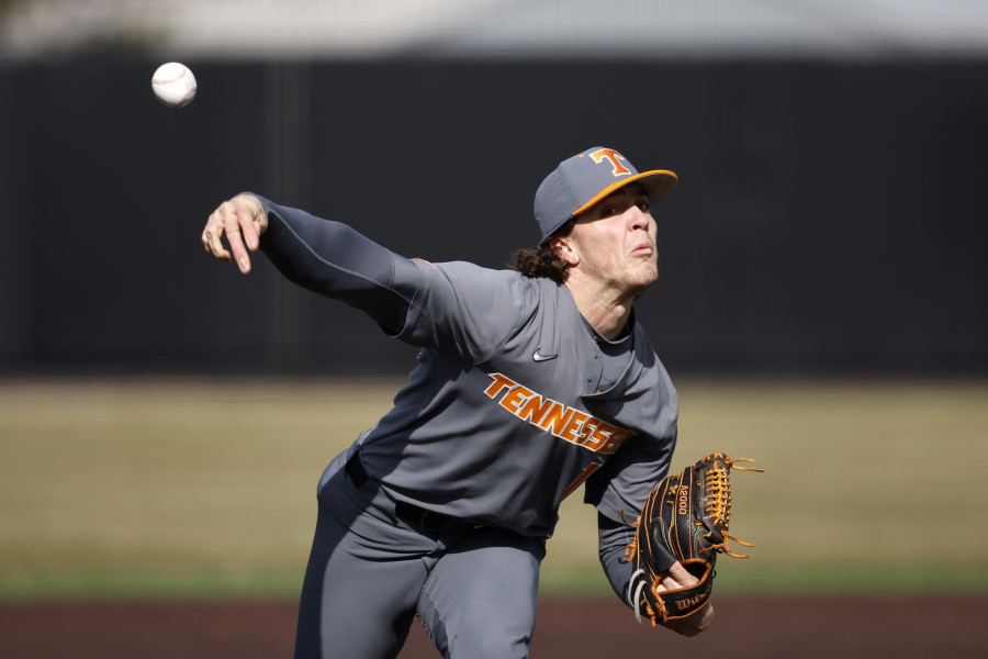 100 MPH! Round Rock's Travis Sykora challenges batters to hit him