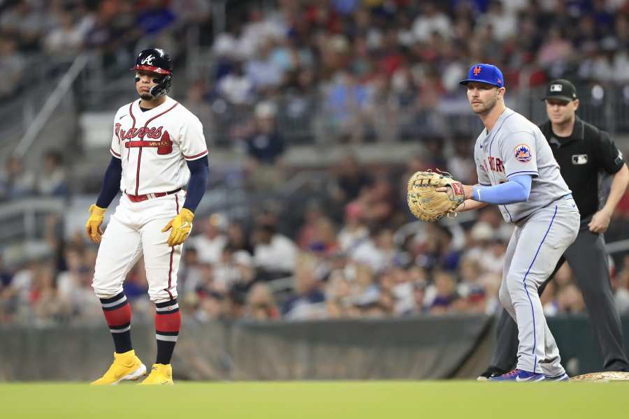 ATLANTA, GA - JULY 13: New York Mets first baseman Pete Alonso (20) looks  on during an MLB game against the Atlanta Braves on July 13, 2022 at Truist  Park in Atlanta