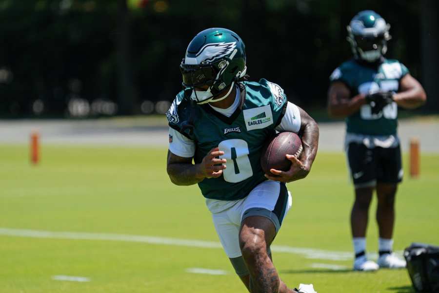 Philadelphia Eagles Training Camp News LIVE: DeVonta Smith Extension? Eagles  Looking For A LB? 