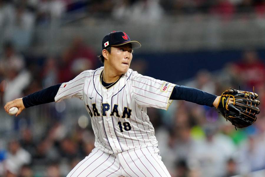 Shohei Ohtani using a New Balance glove (probably an a2k) : r/BaseballGloves