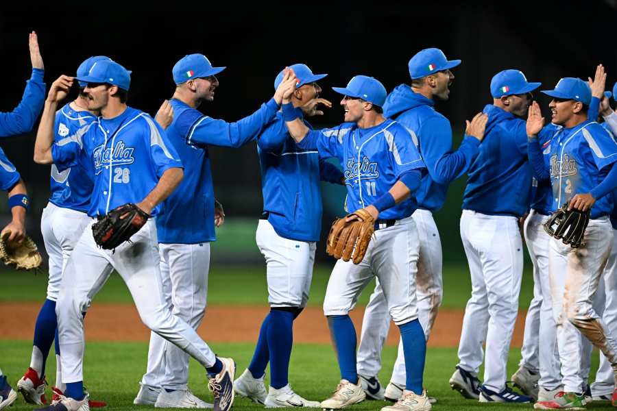 World Baseball Classic on X: Team Netherlands gets the first W of the  #WorldBaseballClassic!  / X