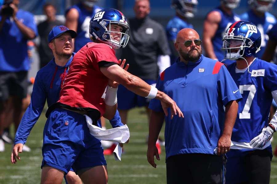 NFL insider pumps the brakes on praise for Giants, Jets after 2022