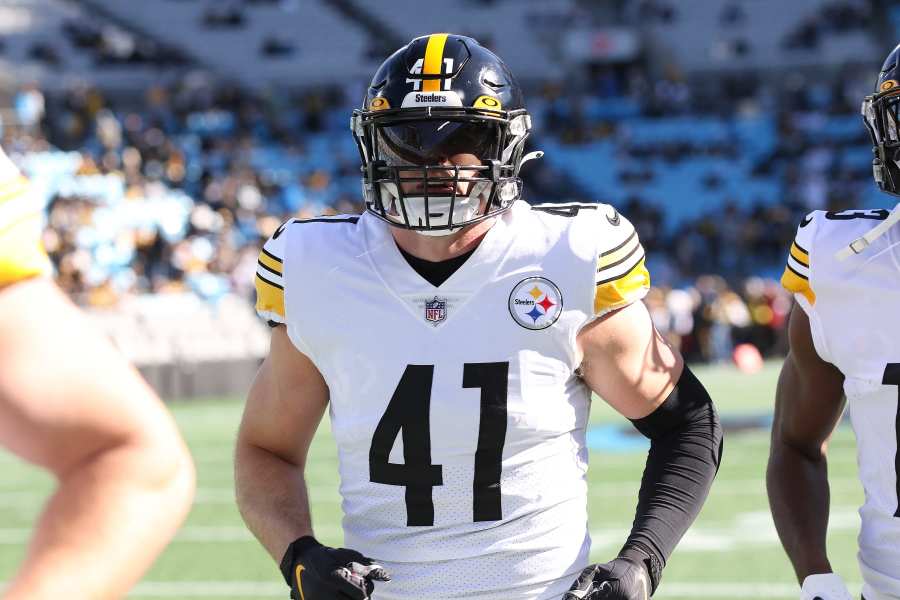 Pittsburgh Steelers inside linebacker Robert Spillane (41) tackles