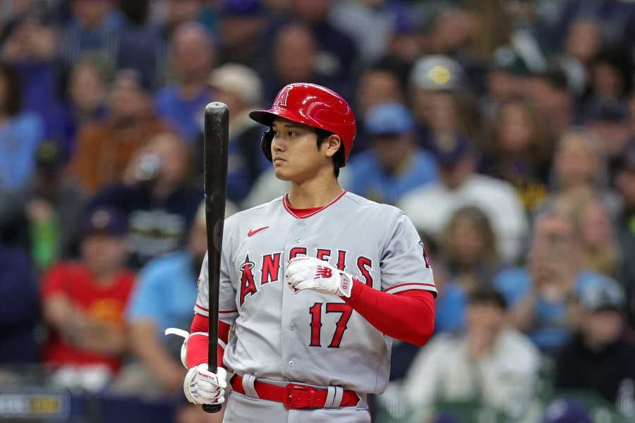 C.J. Cron pops out to first baseman Wil Myers in foul territory., 08/02/2022