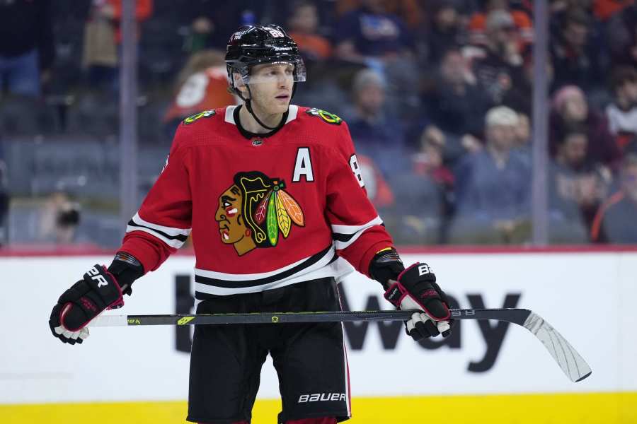 Chicago's Jonathan Toews reportedly off NHL trade market due to health  concerns