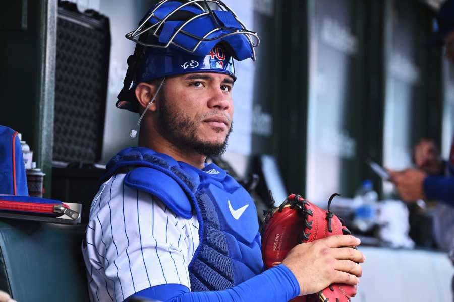 Top Baseball Gear on X: Jose Molina of the Tampa Bay Rays wearing his baby  blue and navy catchers gear  / X