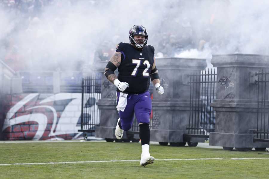 Minnesota Vikings tight end Chris Herndon (89) warms up before the first  half of an NFL football game between the Carolina Panthers and the Minnesota  Vikings, Sunday, Oct. 17, 2021, in Charlotte