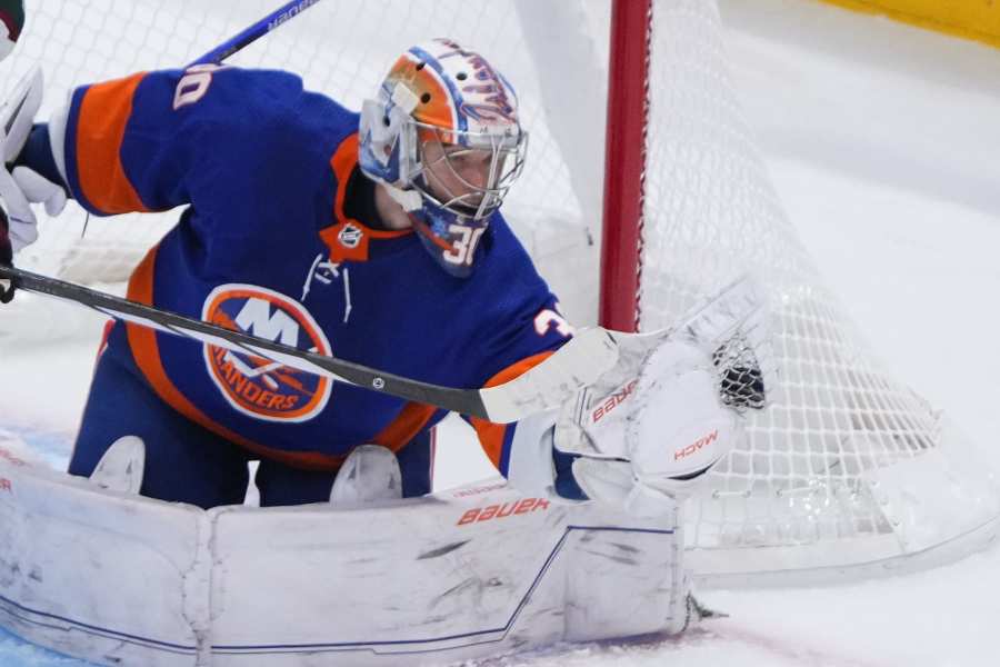 Binnington earns 25-save shutout in preseason win