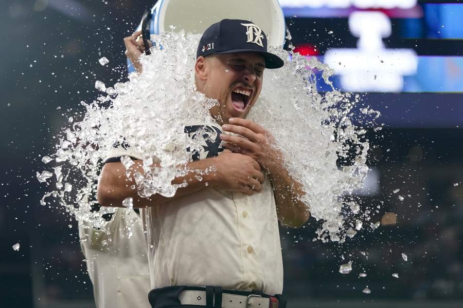 637 White Sox Hat Stock Photos, High-Res Pictures, and Images - Getty Images