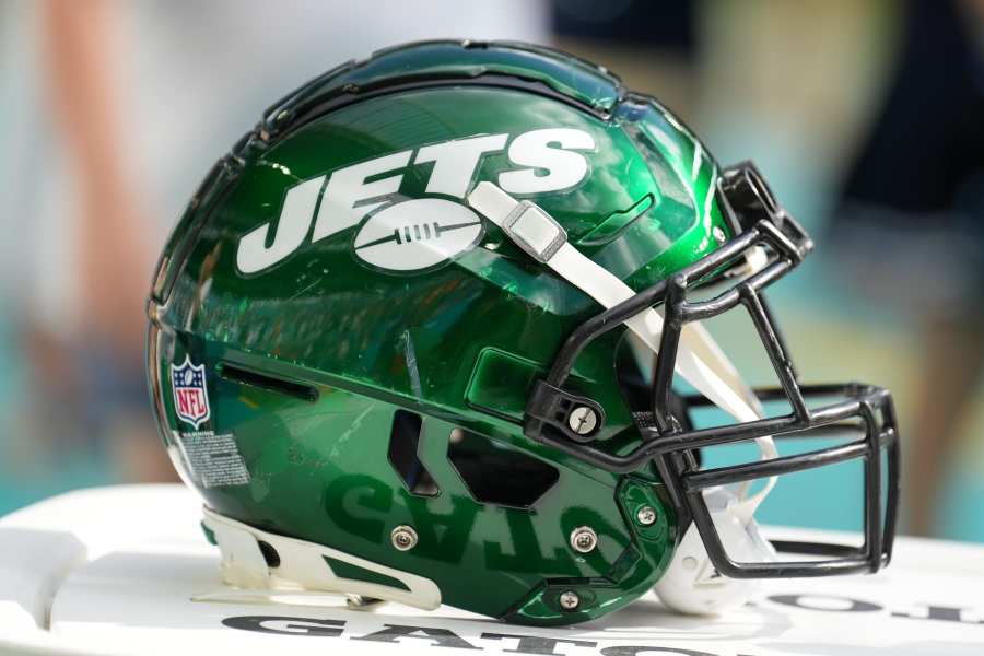 Tennessee Titans QB Included In Trade Offer To New York Jets