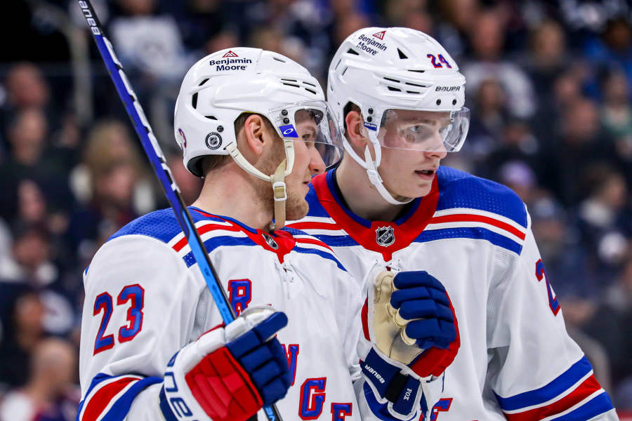 World Junior hockey final: Team USA defeats Canada as Philadelphia Flyers  prospects Cam York, Bobby Brink stand out