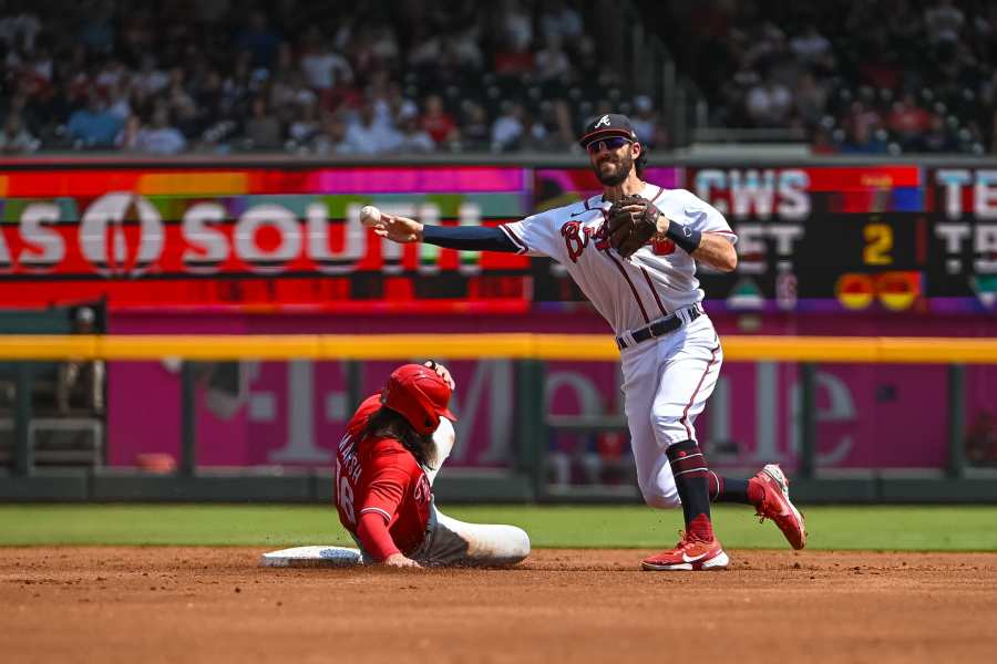 Kyle Farmer Hit in the Face by Lucas Giolito Pitch - Bleacher Nation