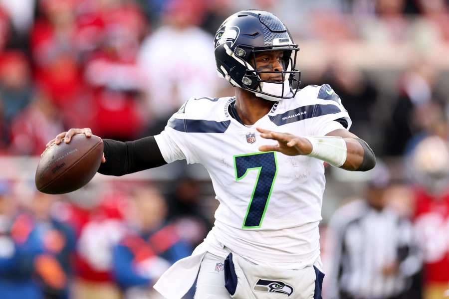 Jalen Hurts Surprisingly Trails Geno Smith in Fans' Pro Bowl Voting -  Sports Illustrated Philadelphia Eagles News, Analysis and More