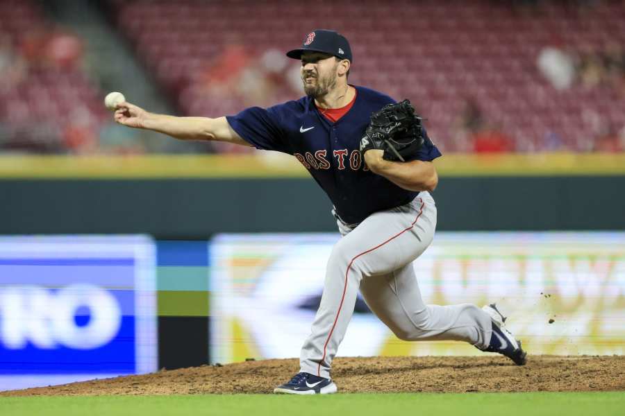 A few Astros fans behind home plate were mocking Craig Kimbrel's pre-pitch  pose during his Game 4 appearance