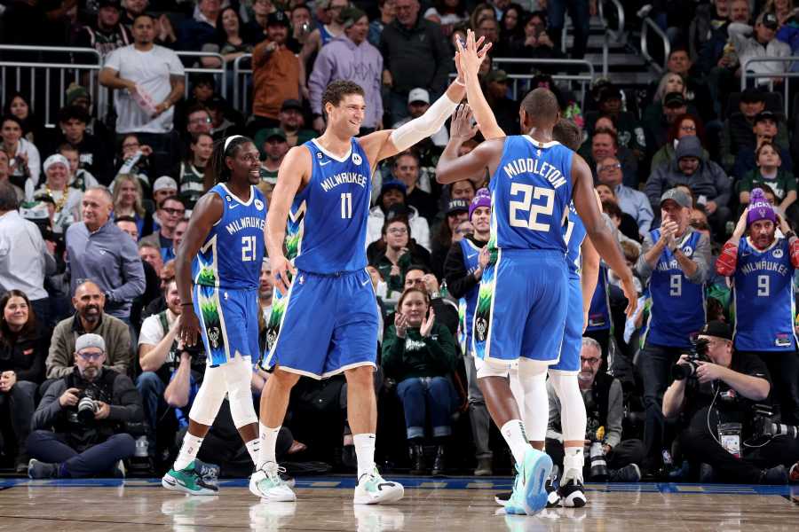 Khris Middleton - Milwaukee Bucks - Game-Worn City Edition Jersey - Scored  Game-High 39 Points - 2019-20 NBA Season