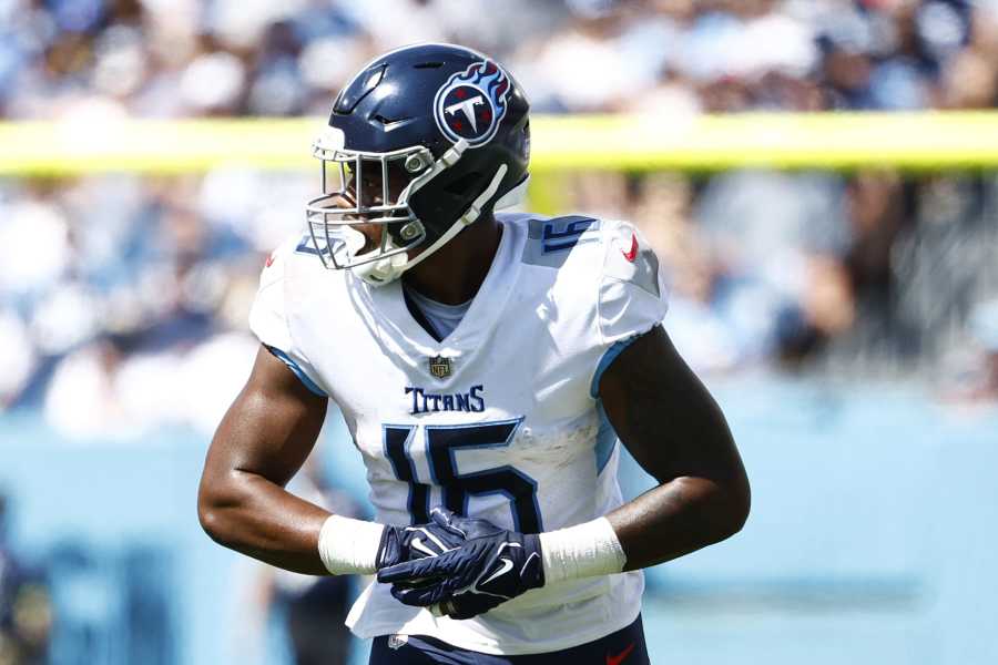 Collins sharp; Titans beat Bills