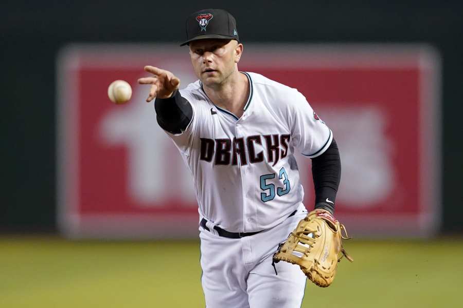 2022 MLB Free Agent Frenzy: Matt Olson, Jesse Winker, Fernando Tatís Jr.  (3/15)