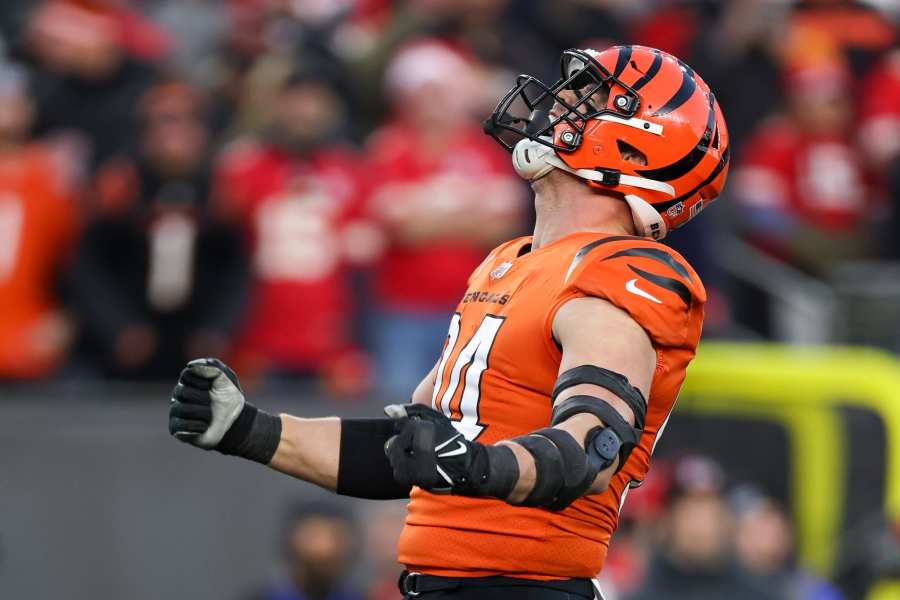 Them: The Orange jersey's aren't real, they cant hurt you. The Orange  jerseys: : r/Browns