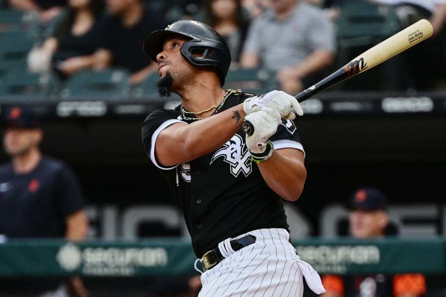 Despite his age, the White Sox' Jose Abreu won't settle for subpar