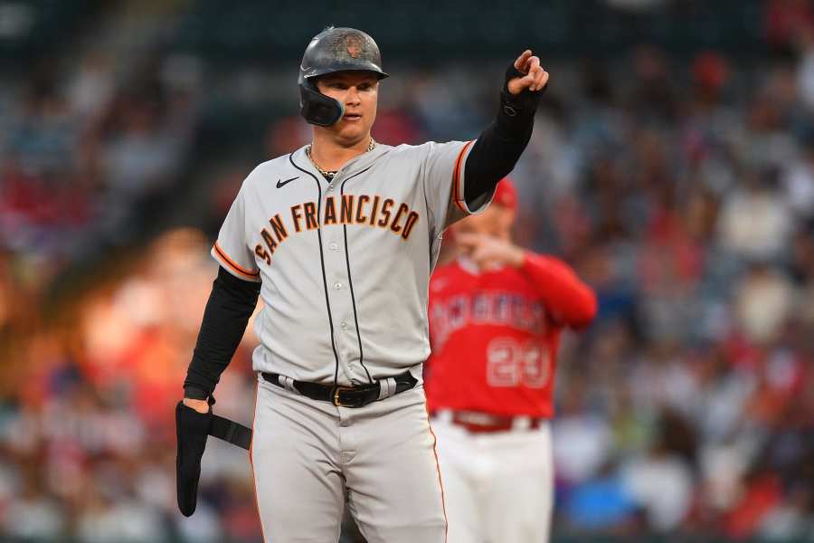 Buying or Burying the Yankees, Giants and 9 Fringe MLB Contenders