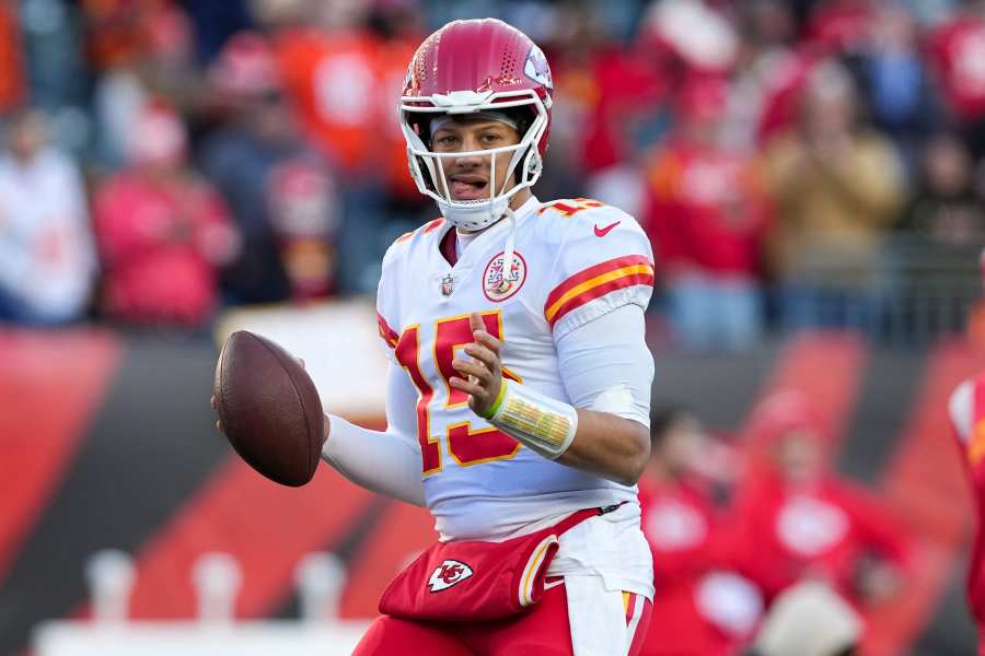 NFL playoffs: Top-seeded Chiefs, Eagles handle business - Sent-trib