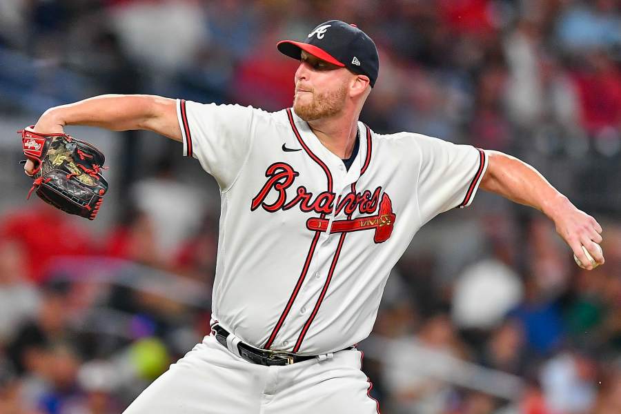 Baseball dents Luke Voit's elbow in amazing photo