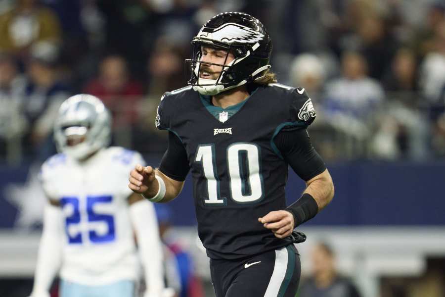 Prescott, Cowboys win 40-34, make Eagles wait on top seed