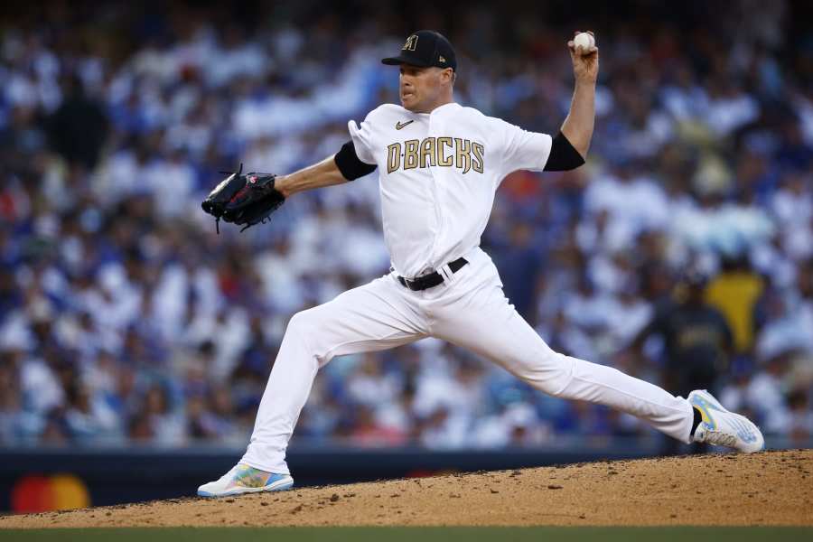 Offseason substitute teacher pitches 7 shutout innings for MLB