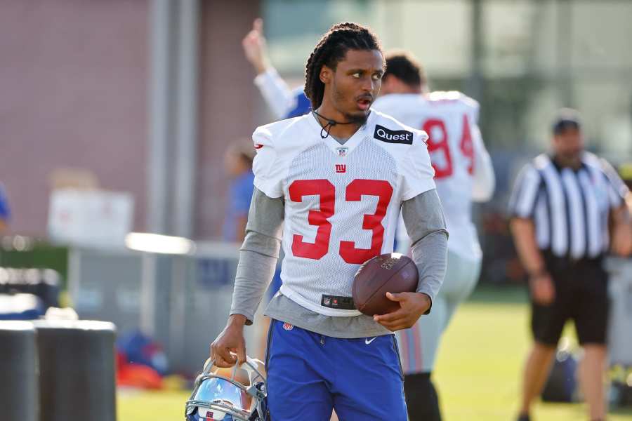 San Francisco 49ers running back Jeff Wilson Jr. (41) cuts in front of Los  Angeles Chargers defensive back Brandon Facyson (28) on a 41 yard touchdown  run in the first quarter at