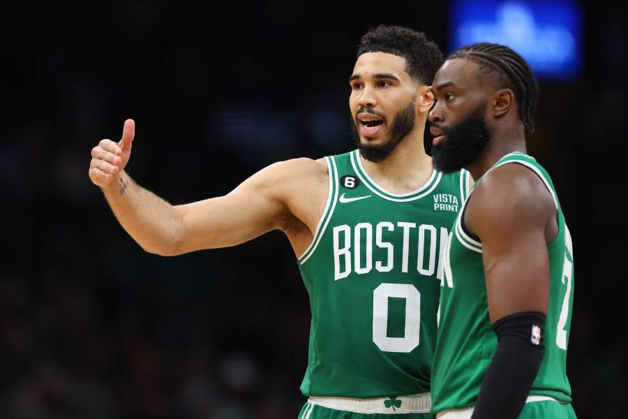 WATCH: Jayson Tatum gifts Kevin Hart a Deuce-sized Celtics jersey