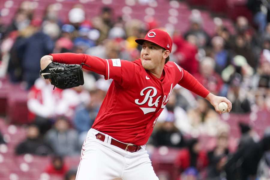 Mets' Kodai Senga features 'ghost forkball' to win first start in MLB  against the Marlins - The Boston Globe