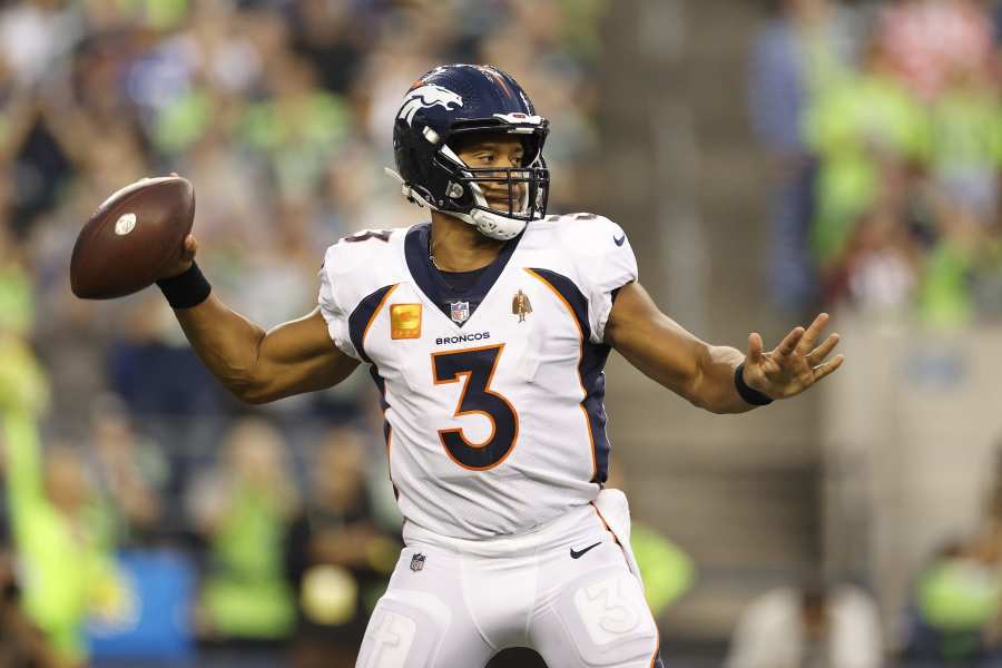 Broncos game balls following 24-9 win over Cardinals and looking