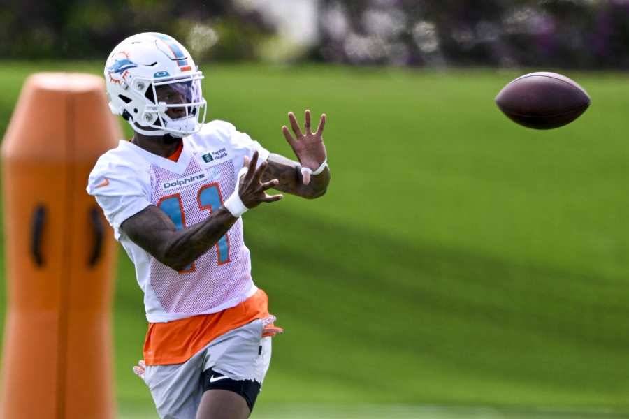 Dolphins starting running back: Who is RB1 and his handcuff for Miami in  fantasy football? - DraftKings Network