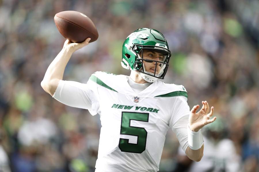 New York Jets running back Ty Johnson (25) looks on against the New England  Patriots during an NFL football game Sunday, Oct. 30, 2022, in East  Rutherford, N.J. (AP Photo/Adam Hunger Stock