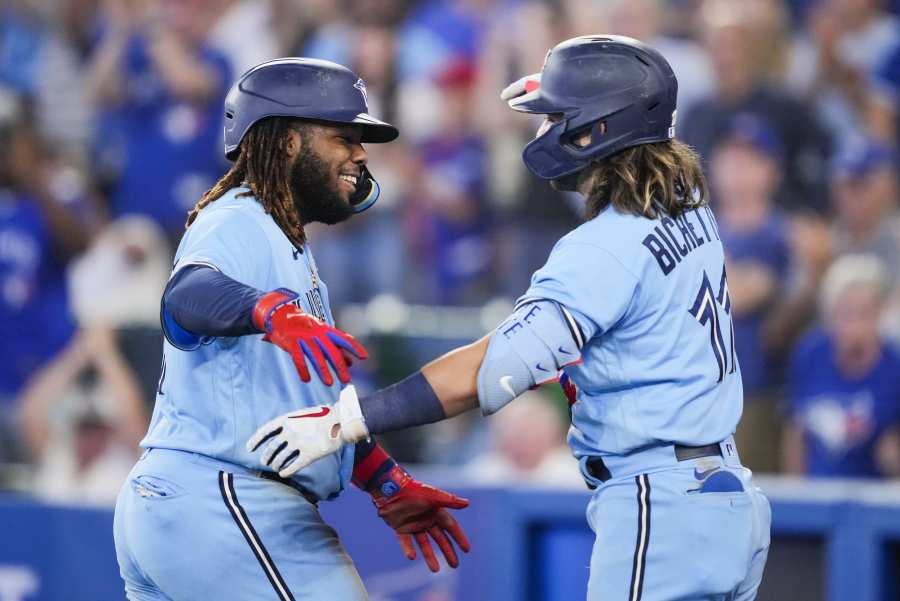 Chicago Cubs' Edwin Rios, left, and Matt Carpenter during the