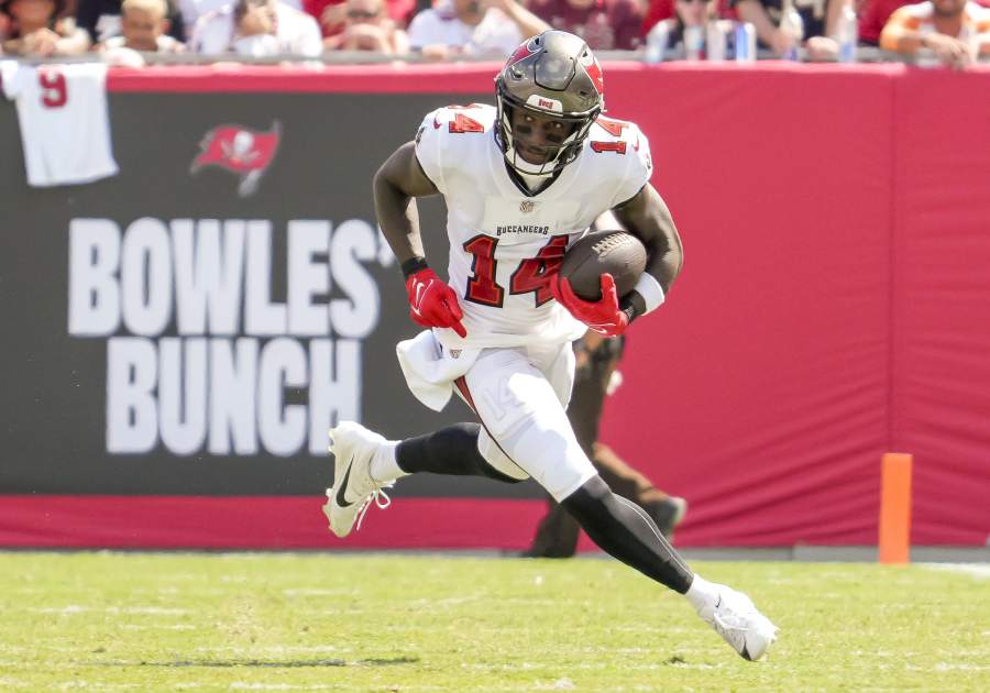 Eagles vs. Bucs: Updated Odds, Money Line, Spread, Props to Watch