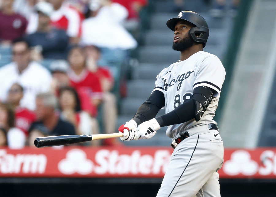 Luis Robert's 448-foot home run, 06/28/2022