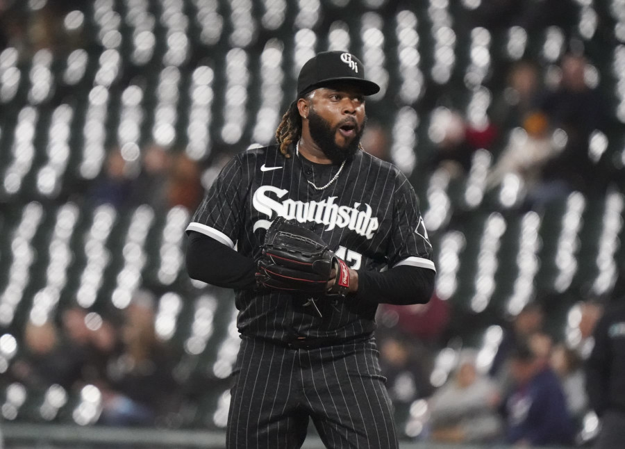 Johnny Cueto agrees to contract with Marlins