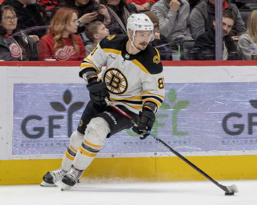 NHL-best Bruins extend star forward Pastrnak for 8 years, acquire winger  Bertuzzi