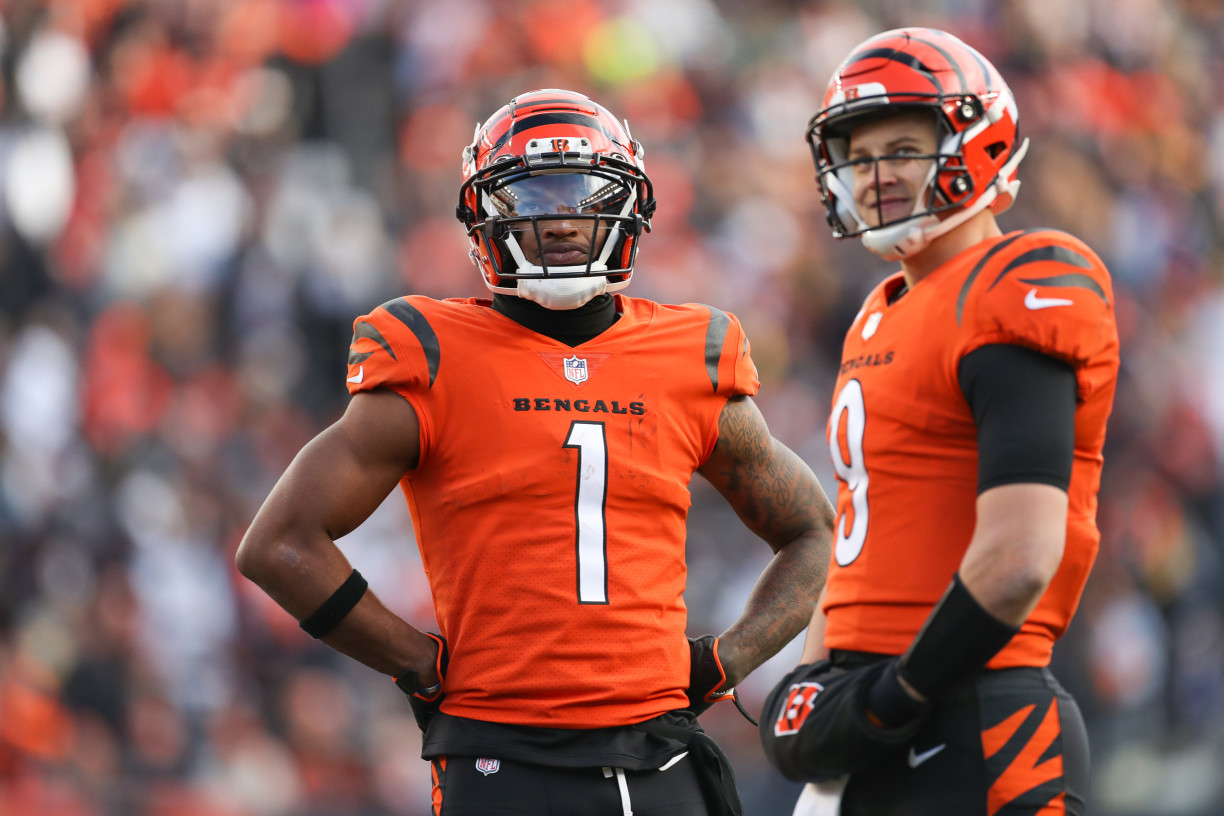 Joe Burrow T-Shirt, Cincinnati Bengals Shirt - Ink In Action