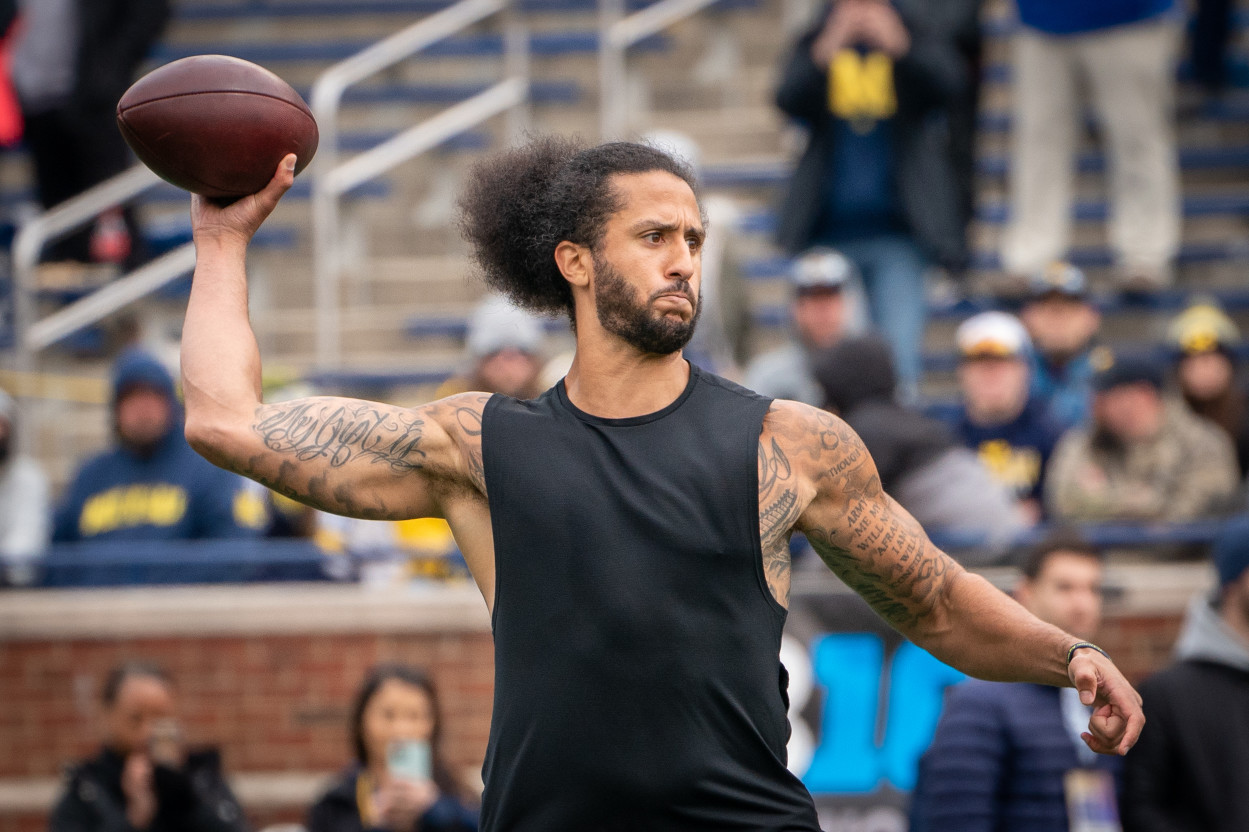 Michigan names Colin Kaepernick honorary captain for spring game - Sports  Illustrated