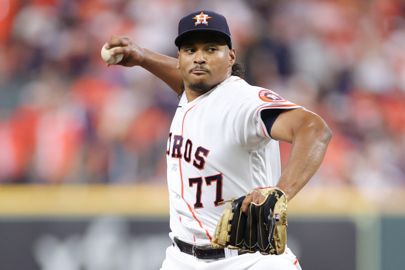 Houston Astros' Brandon Backe delivers a pitch against the Chicago