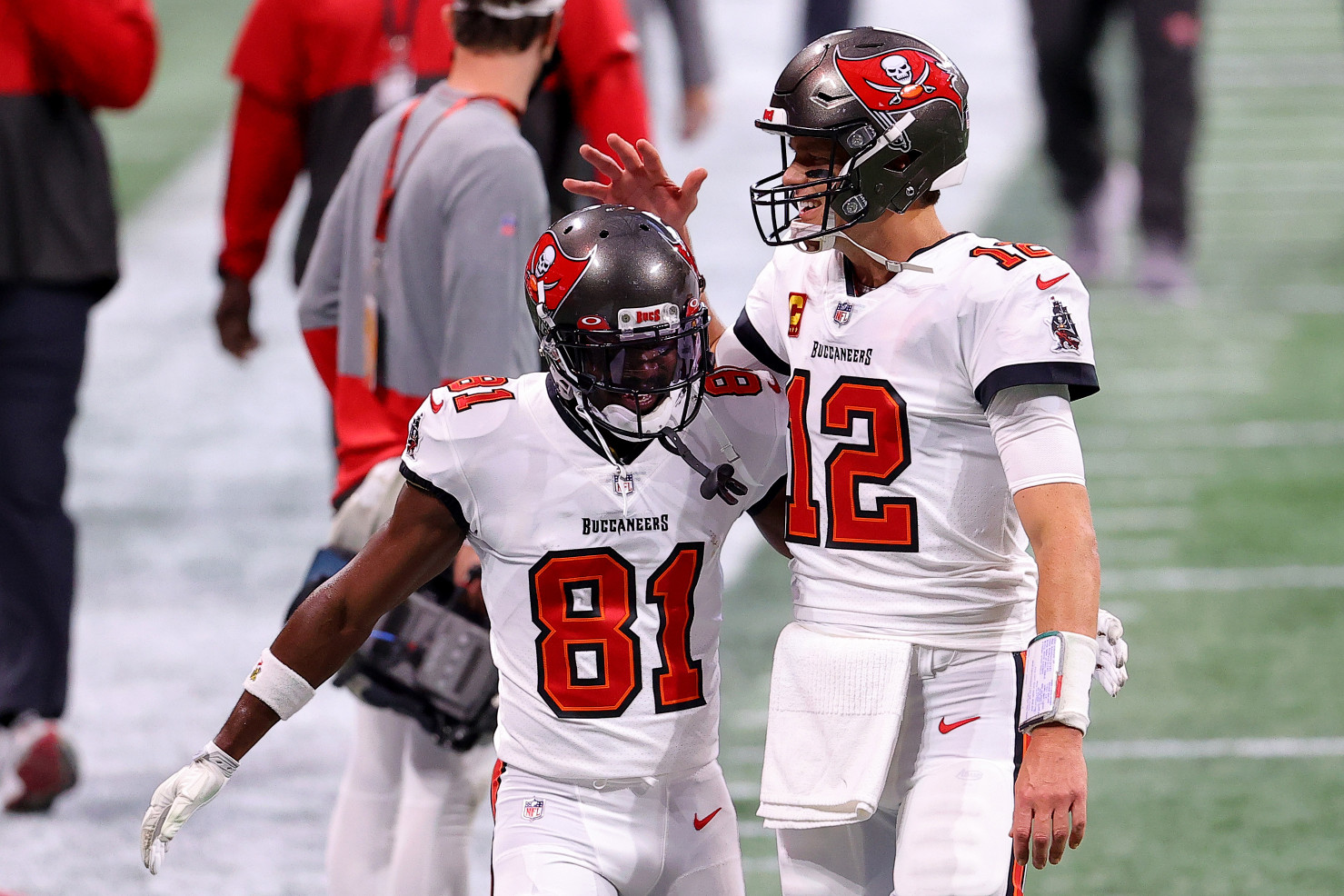 Antonio Brown contract terminated by Tampa Bay Buccaneers following  sideline incident, NFL News