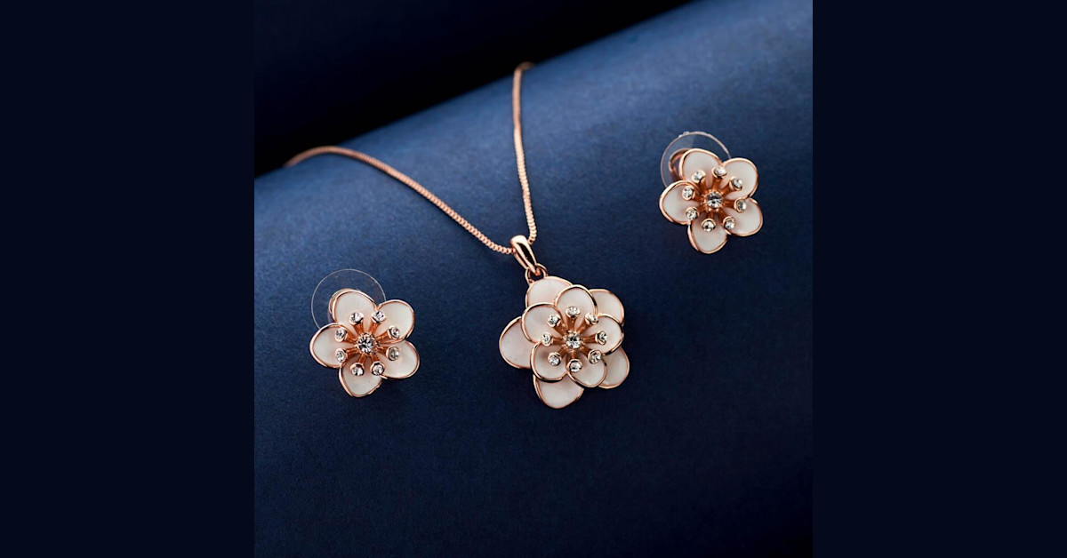Rose earrings 2024 and necklace set