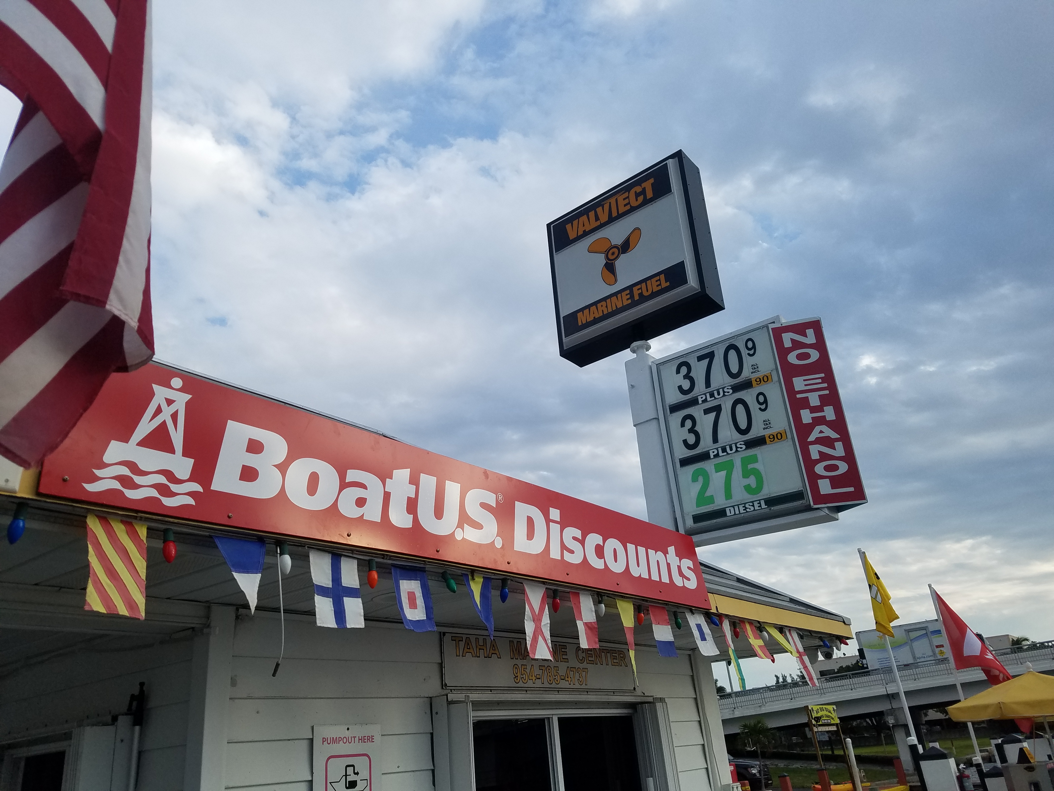 BoatUS Cooperating Marina Taha Marine Center