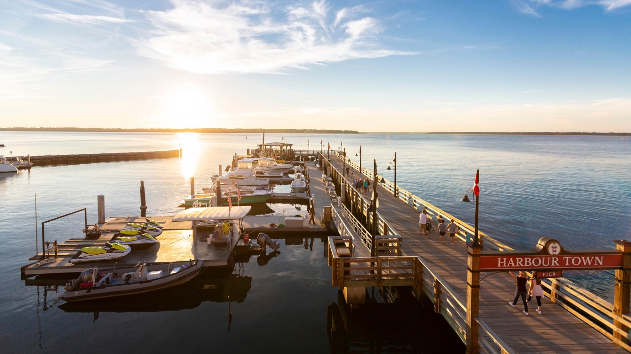 BoatUS Cooperating Marina Harbour Town Yacht Basin