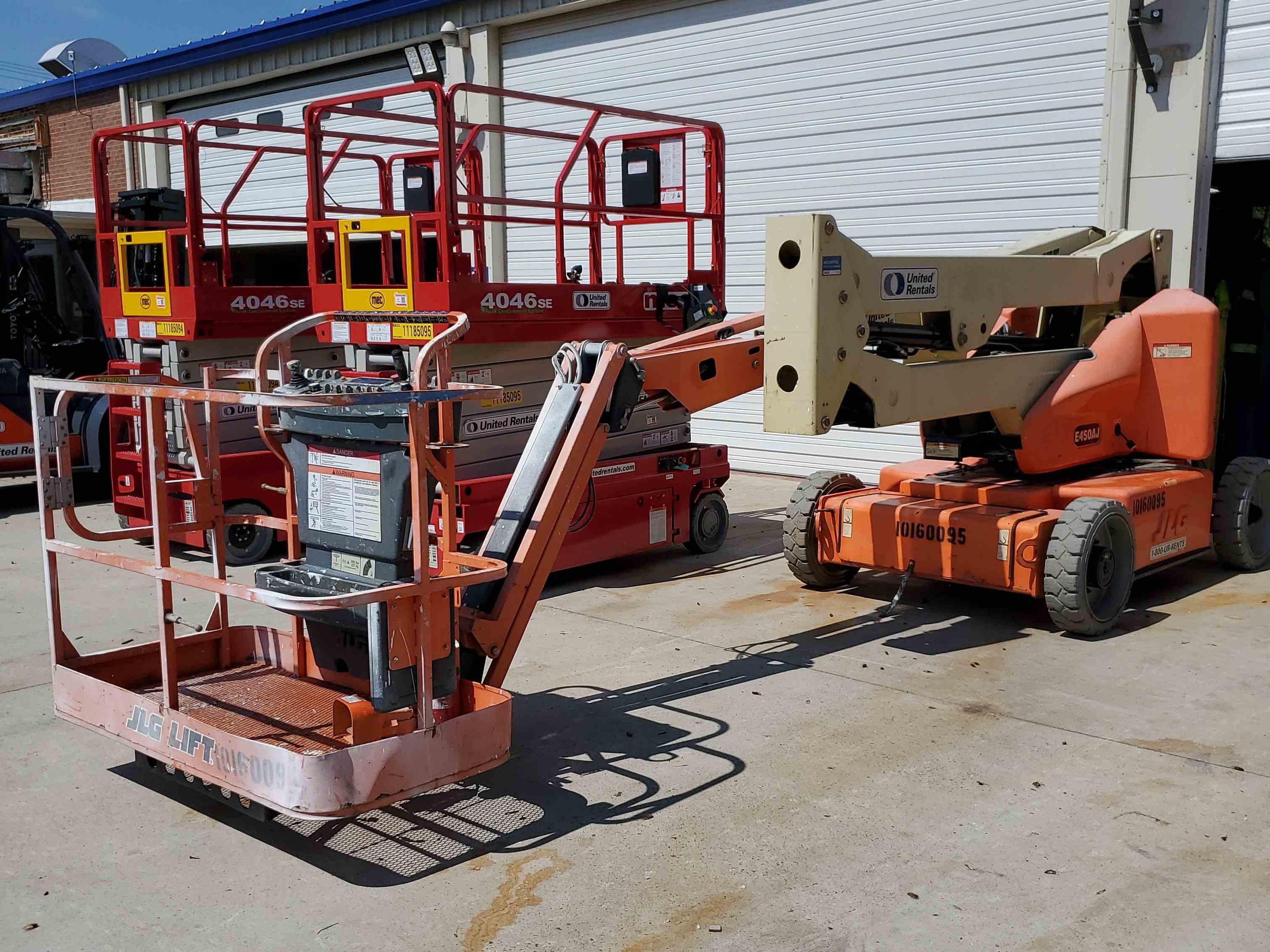 2011 JLG E450AJ Aerial Work Platform