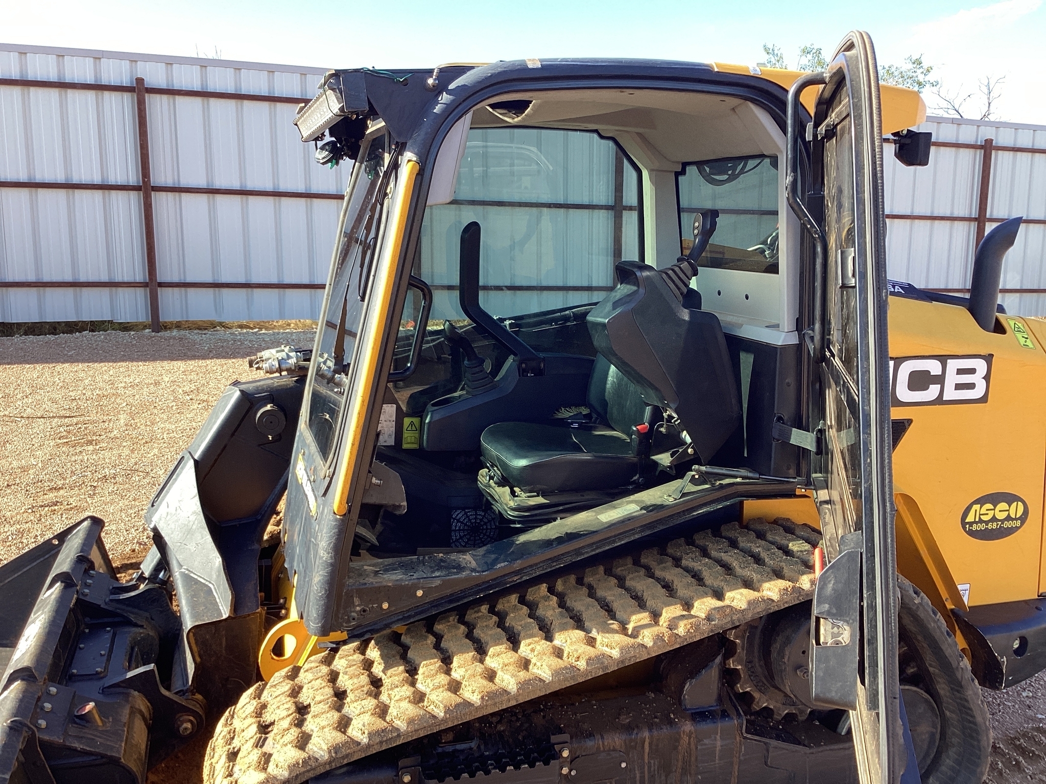 Used Jcb 214 Specs & Features - Boom & Bucket